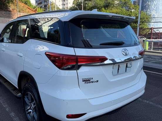 TOYOTA-HILUX SW4-2.7 SR 4X2 16V FLEX 4P AUTOMÁTICO TOYOTA-HILUX SW4-2017