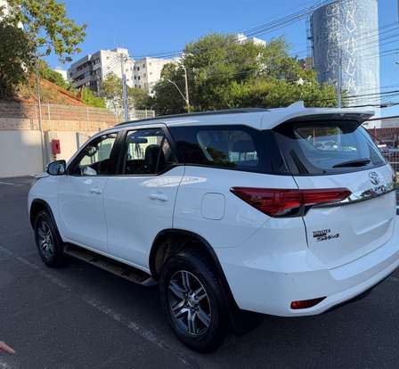 TOYOTA-HILUX SW4-2.7 SR 4X2 16V FLEX 4P AUTOMÁTICO TOYOTA-HILUX SW4-2017