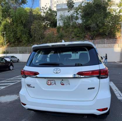 TOYOTA-HILUX SW4-2017