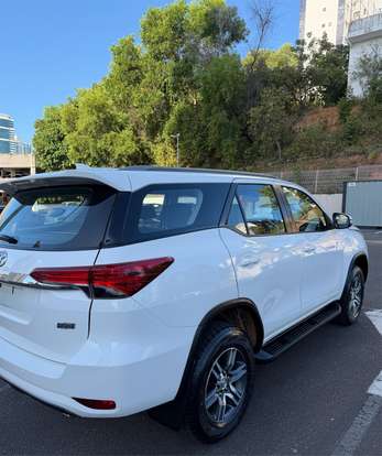 TOYOTA-HILUX SW4-2017
