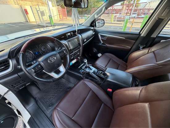 TOYOTA-HILUX SW4-2.7 SR 4X2 16V FLEX 4P AUTOMÁTICO TOYOTA-HILUX SW4-2017