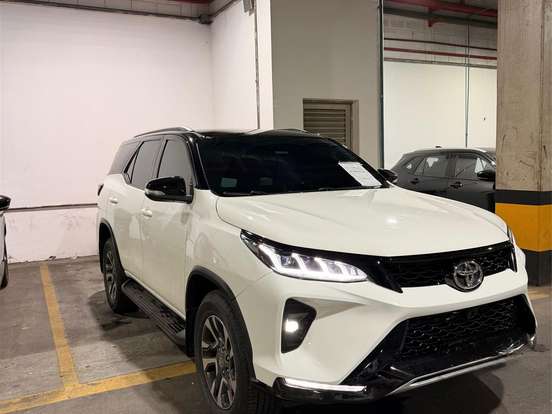 TOYOTA-HILUX SW4-2.7 SR 7 LUGARES 4X2 16V FLEX 4P AUTOMÁTICO TOYOTA-HILUX SW4-2016