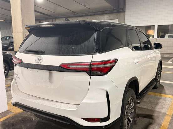 TOYOTA-HILUX SW4-2.7 SR 7 LUGARES 4X2 16V FLEX 4P AUTOMÁTICO TOYOTA-HILUX SW4-2016