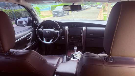 TOYOTA-HILUX SW4-2020