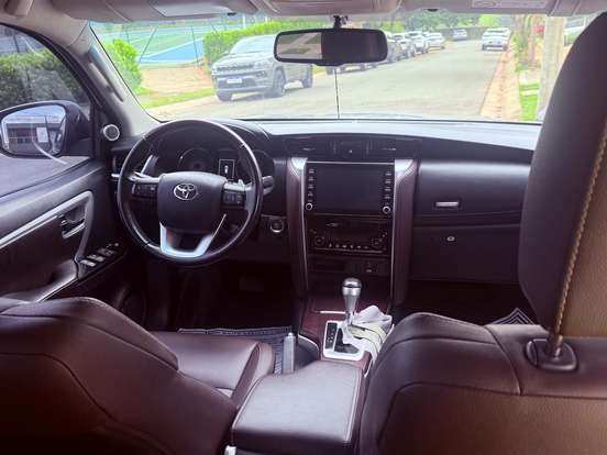 TOYOTA-HILUX SW4-2.7 SRV 7 LUGARES 4X2 16V FLEX 4P AUTOMÁTICO TOYOTA-HILUX SW4-2020