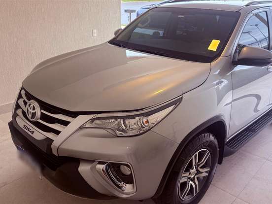 TOYOTA-HILUX SW4-2.7 SRV 7 LUGARES 4X2 16V FLEX 4P AUTOMÁTICO TOYOTA-HILUX SW4-2020