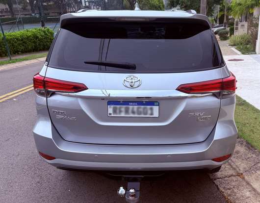 TOYOTA-HILUX SW4-2020