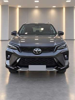 TOYOTA-HILUX SW4-2024