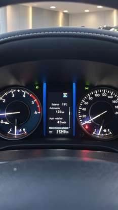 TOYOTA-HILUX SW4-2024