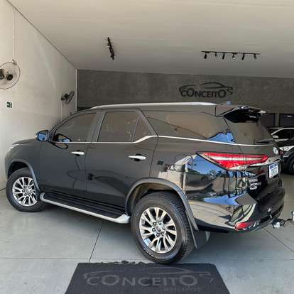 TOYOTA-HILUX SW4-2.8 D-4D TURBO DIESEL SRX 7L 4X4 AUTOMÁTICO TOYOTA-HILUX SW4-2021