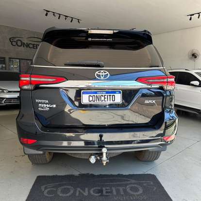 TOYOTA-HILUX SW4-2.8 D-4D TURBO DIESEL SRX 7L 4X4 AUTOMÁTICO TOYOTA-HILUX SW4-2021