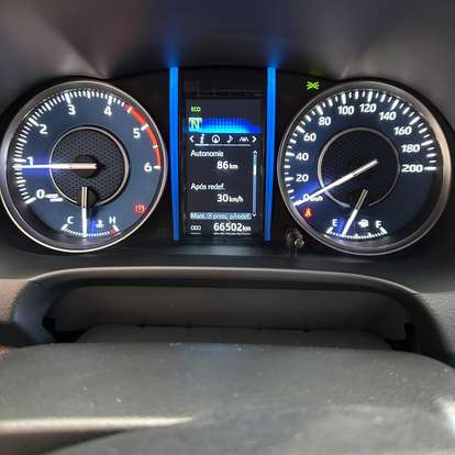 TOYOTA-HILUX SW4-2021