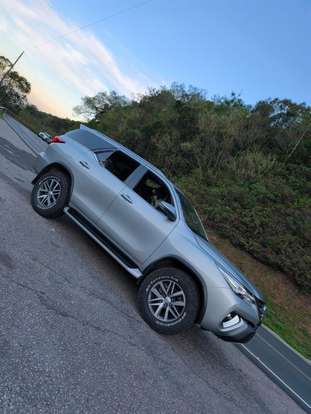 TOYOTA-HILUX SW4-2018