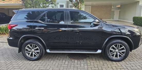 TOYOTA-HILUX SW4-2016