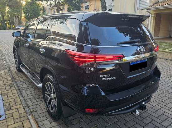 TOYOTA-HILUX SW4-2016