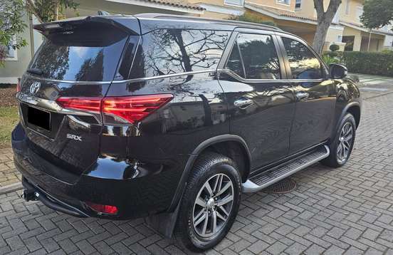 TOYOTA-HILUX SW4-2016