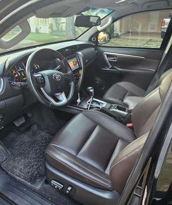 TOYOTA-HILUX SW4-2016