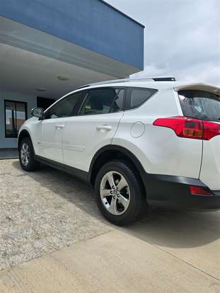 TOYOTA-RAV4-2015