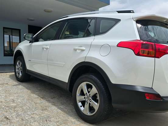 TOYOTA-RAV4-2.0 4X2 16V GASOLINA 4P AUTOMÁTICO TOYOTA-RAV4-2015