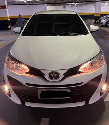 TOYOTA-YARIS-2019