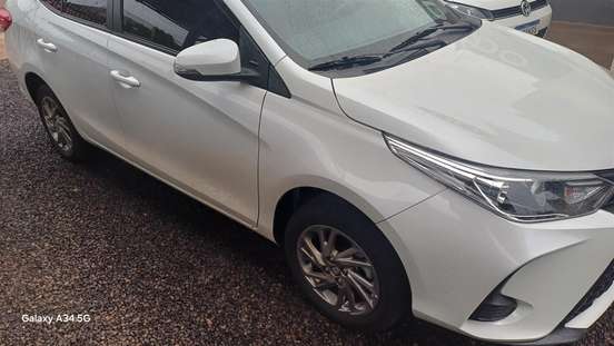 TOYOTA-YARIS-2024