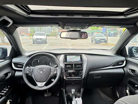 TOYOTA-YARIS-2023
