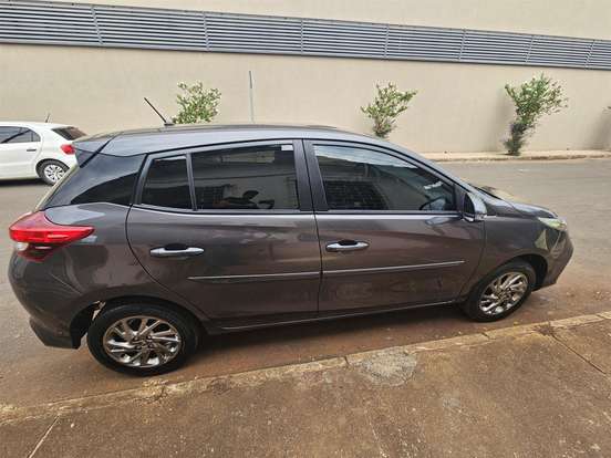 TOYOTA-YARIS-2022