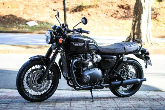 TRIUMPH-BONNEVILLE T120 BLACK 1200-2020