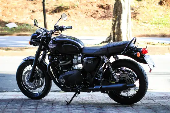 TRIUMPH-BONNEVILLE T120 BLACK 1200-2020