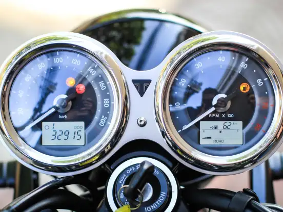 TRIUMPH-BONNEVILLE T120 BLACK 1200 TRIUMPH-BONNEVILLE T120 BLACK 1200-2020