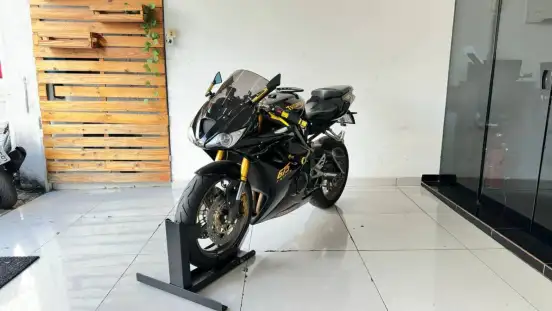 TRIUMPH-DAYTONA 675-2008
