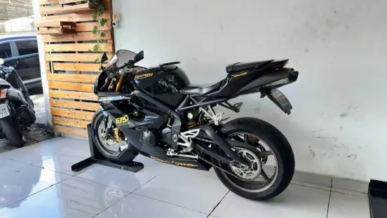 TRIUMPH-DAYTONA 675-2008