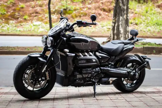 TRIUMPH-ROCKET III STORM R-2024