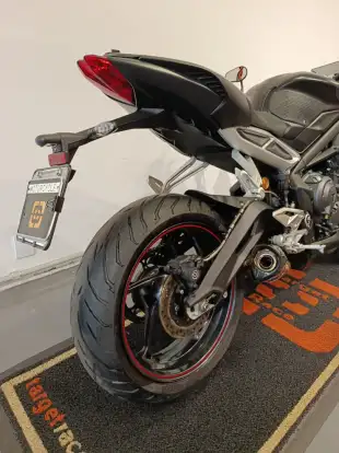 TRIUMPH-STREET TRIPLE 765 RS-2018