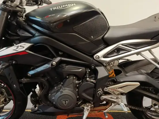 TRIUMPH-STREET TRIPLE 765 RS TRIUMPH-STREET TRIPLE 765 RS-2018