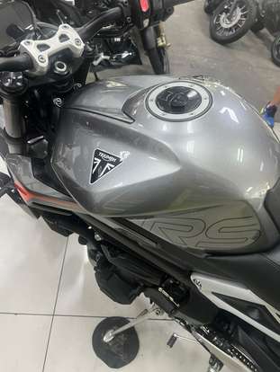 TRIUMPH-STREET TRIPLE 765 RS-2023