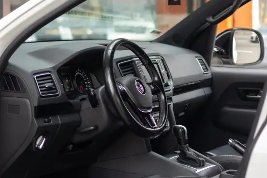 VOLKSWAGEN-AMAROK-2022