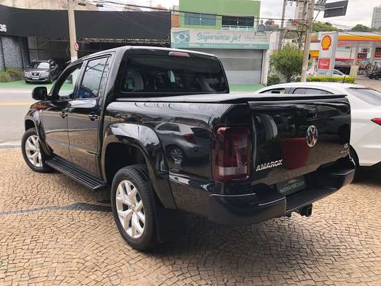 VOLKSWAGEN-AMAROK-2022