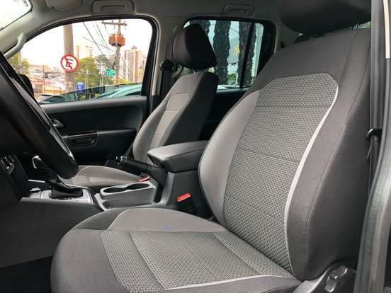 VOLKSWAGEN-AMAROK-2022
