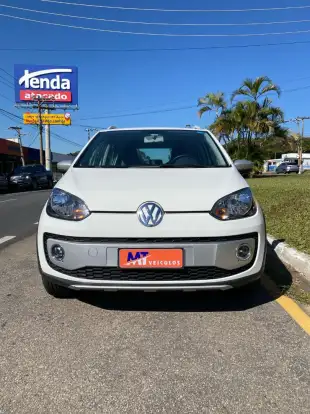 VOLKSWAGEN-CROSS UP-2016