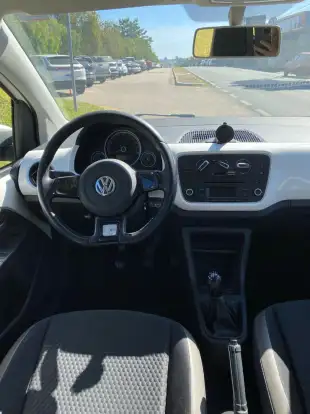 VOLKSWAGEN-CROSS UP-2016