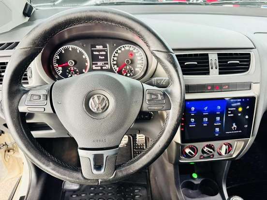 VOLKSWAGEN-CROSSFOX-1.6 MI FLEX 8V 4P MANUAL VOLKSWAGEN-CROSSFOX-2013