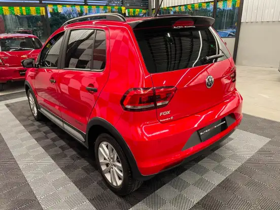 VOLKSWAGEN-FOX-2017