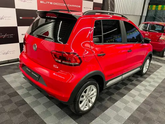 VOLKSWAGEN-FOX-2017