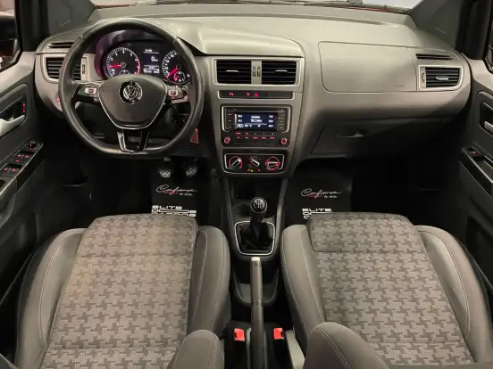 VOLKSWAGEN-FOX-2017
