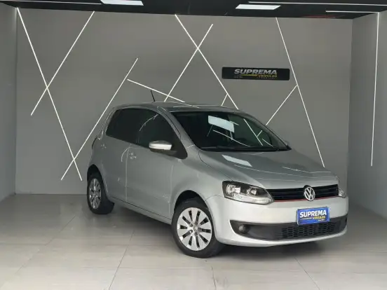 VOLKSWAGEN-FOX-2014