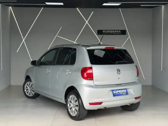 VOLKSWAGEN-FOX-2014