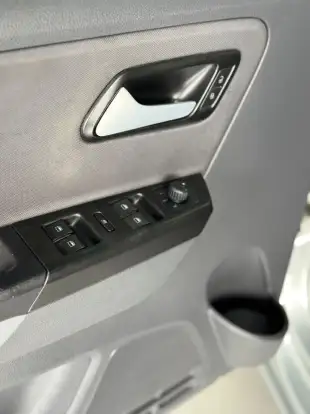 VOLKSWAGEN-FOX-2014
