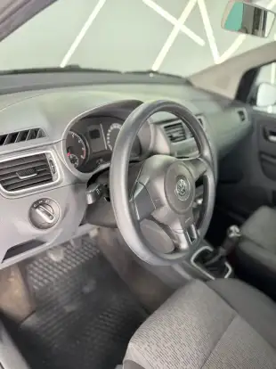 VOLKSWAGEN-FOX-2014