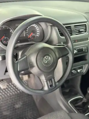 VOLKSWAGEN-FOX-2014